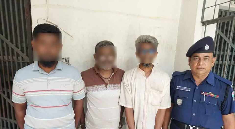 যশোরে মণিরামপুরে হত্যার মামলার ১জন  ওয়ারেন্টভুক্ত ৩ জন আসামী গ্রেফতার