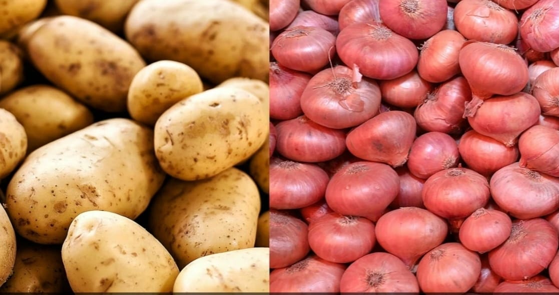 ডুমুরিয়ায় আলুর দাম কেজিতে বাড়ল ৭ টাকা, এখনো বাড়তি পেঁয়াজ