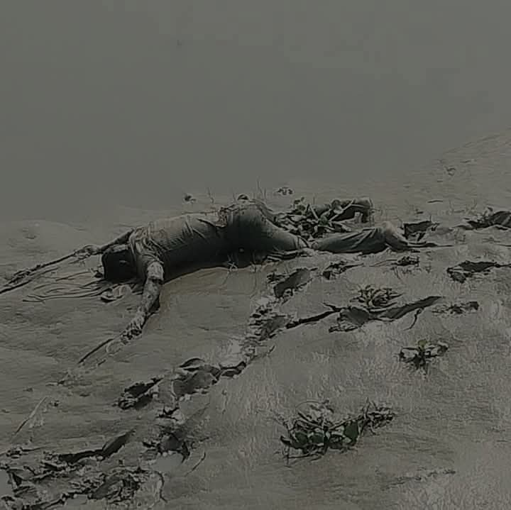 খুলনায় নদী থেকে দীনেশ দাস নামের এক যুবকের লা”শ উ”দ্ধার.