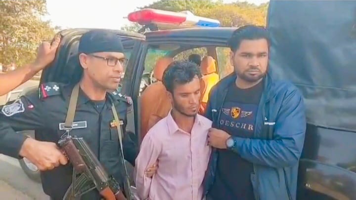 সুনামগঞ্জে স্কুল ব্যাগে ভারতীয় আড়াই শতাধিক সটগানের গুলি সহ এক যুবক আটক