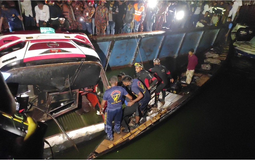 নিহতদের পরিবারকে ১ কোটি টাকা করে ক্ষতিপূরণ দিতে সরকারকে লিগ্যাল নোটিশ