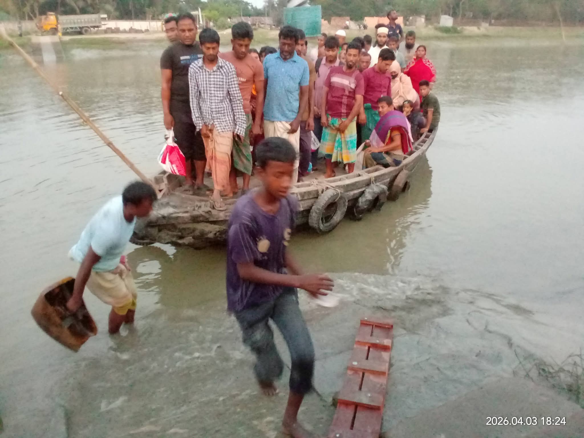 শেখপুরা-শিয়ালী খেয়াঘাটে সাধারণ জনগণের দুর্ভোগ.