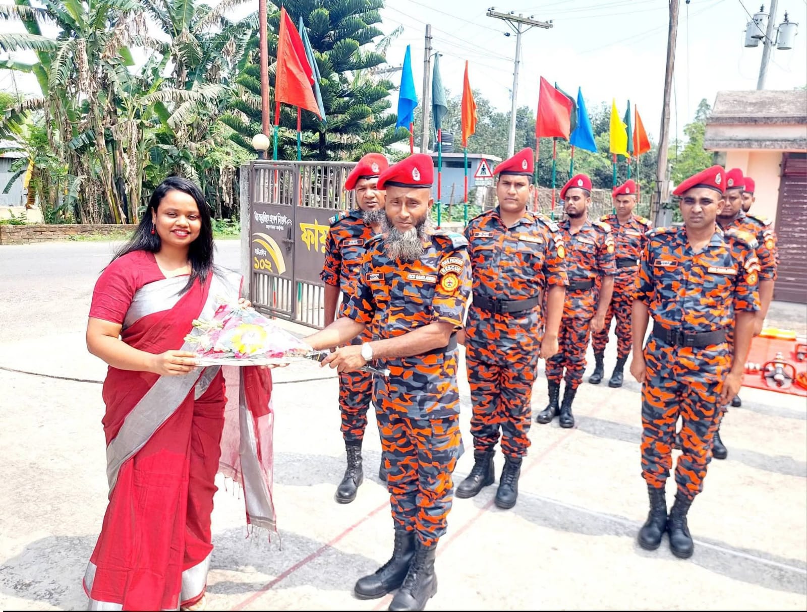 দিনাপুর বীরগঞ্জরে ফায়ার সার্ভিস ও সিভিল ডিফেন্স সপ্তাহের উদ্বোধন