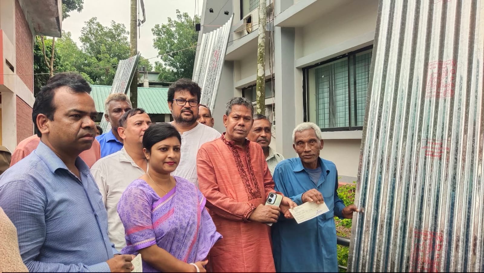 দিনাজপুর সদর উপজেলার প্রশাসনের আয়োজনে মাননীয় প্রধানমন্ত্রী তারেক রহমানের দেওয়া।