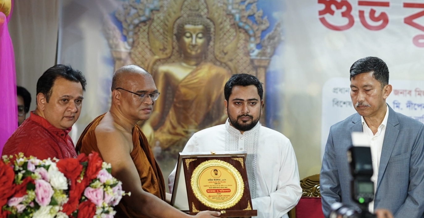 ধর্মীয় প্রতিষ্ঠানগুলো ঐক্যের কেন্দ্রবিন্দু হতে পারে : নাহিদ ইসলাম