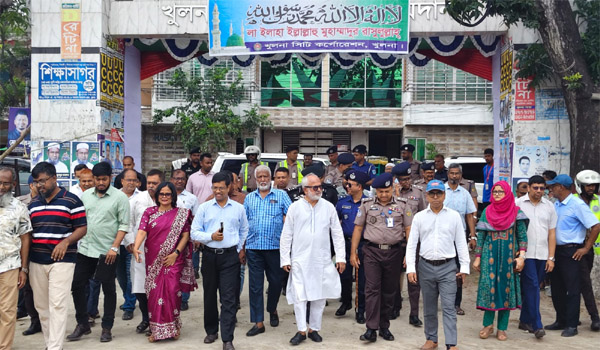 খুলনা সার্কিট হাউজ মাঠে ঈদজামাত আয়োজনের প্রস্তুতি পরিদর্শন করলেন কেসিসি প্রশাসক
