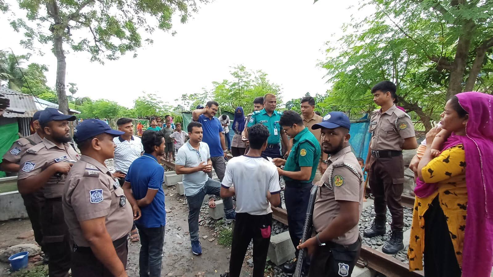 বিশেষ যৌথ অভিযানে বিভিন্ন অপরাধে ৩৮ জন গ্রেফতার
