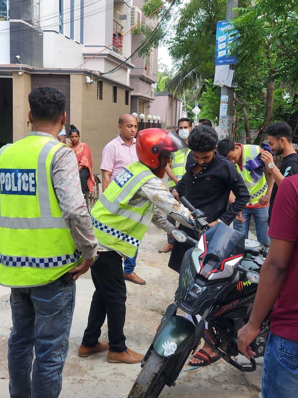 খুলনায় যৌথ অভিযানে আটক ২৯জন