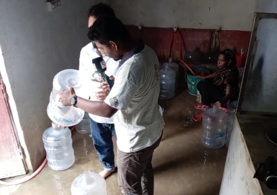 মাগুরায় অস্বাস্থ্যকর পরিবেশে মেয়াদোত্তীর্ণ বোতলে পানি উৎপাদন জনস্বাস্থ্য হুমকিতে