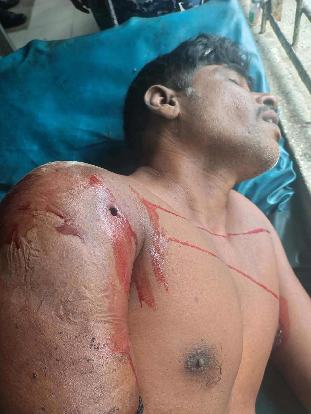 কোস্টগার্ডের সঙ্গে বনদস্যু দুলাভাই বাহিনীর গোলাগুলি‌তে নিহত ১, দস্যু প্রধান আটক