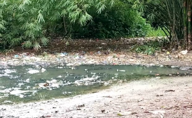 ঈদগাঁও মাইজপাড়া খালের উপর অবৈধ স্থাপনা সরাতে ইউএনওর নির্দেশ 