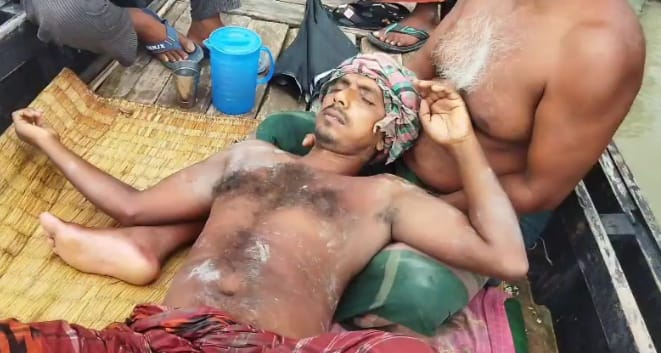 পাইকগাছায় রক্তাক্ত হামলা, একই পরিবারের ৪ জন হাসপাতালে
