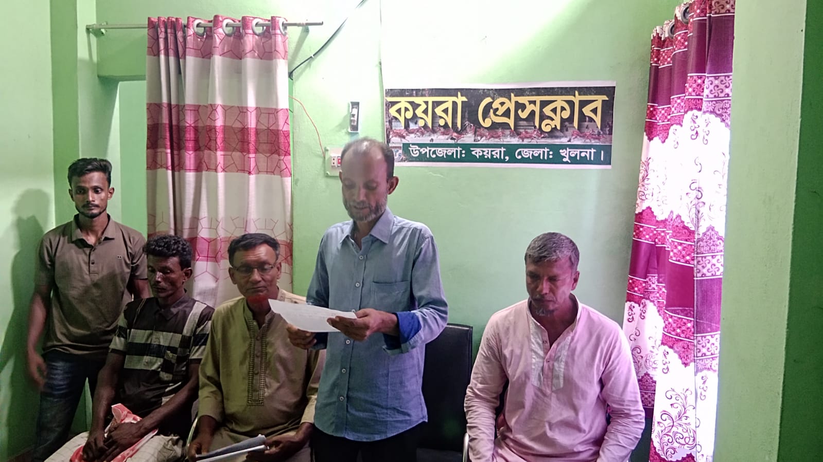 কয়রায় জমি দখল, চাঁদাবাজি ও মৎস্যঘের দখলের অভিযোগে সংবাদ সম্মেলন