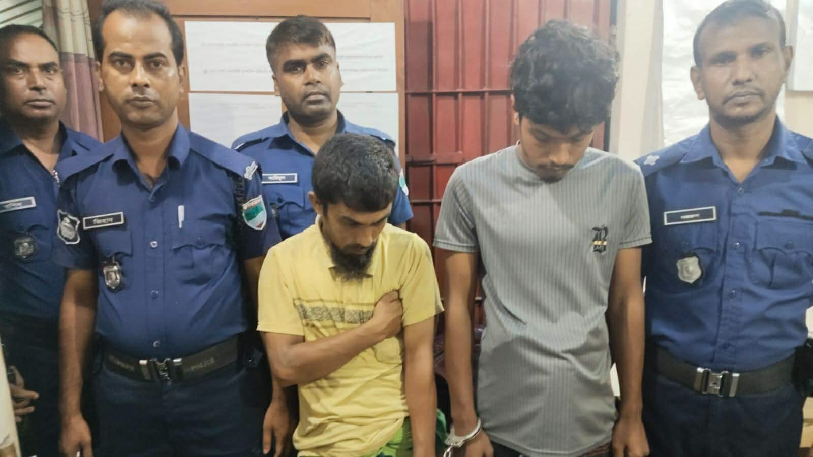 কেশবপুরে ২৩ পিস ইয়াবাসহ ইজিবাইক জব্দ, আটক ২