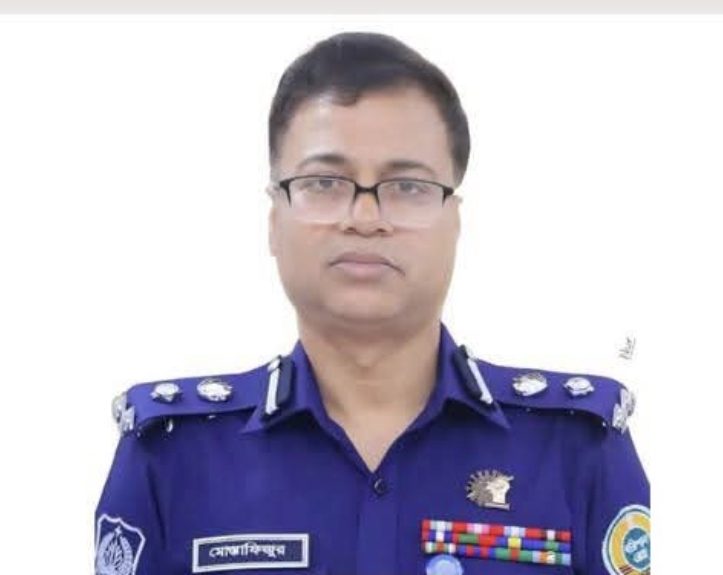 খুলনা রেঞ্জে নতুন ডিআইজি মোস্তাফিজুর রহমান, বদলি হলেন ৬ ঊর্ধ্বতন পুলিশ কর্মকর্তা