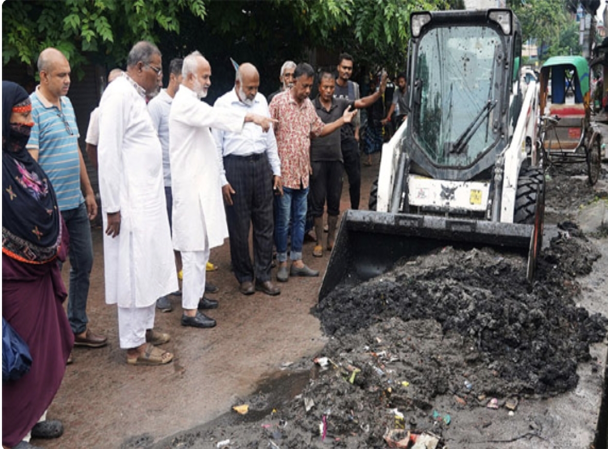 নগরীর ২৪ ও ২৭নং ওয়ার্ডের বিভিন্ন এলাকায় পরিদর্শনে কেসিসি প্রশাসক