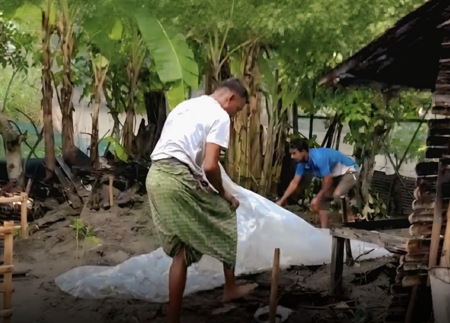 নগরীর মোস্তফার মোড় এলাকায় মাটিতে পুতে রাখা এক ব্যক্তির মরদেহ উদ্ধার
