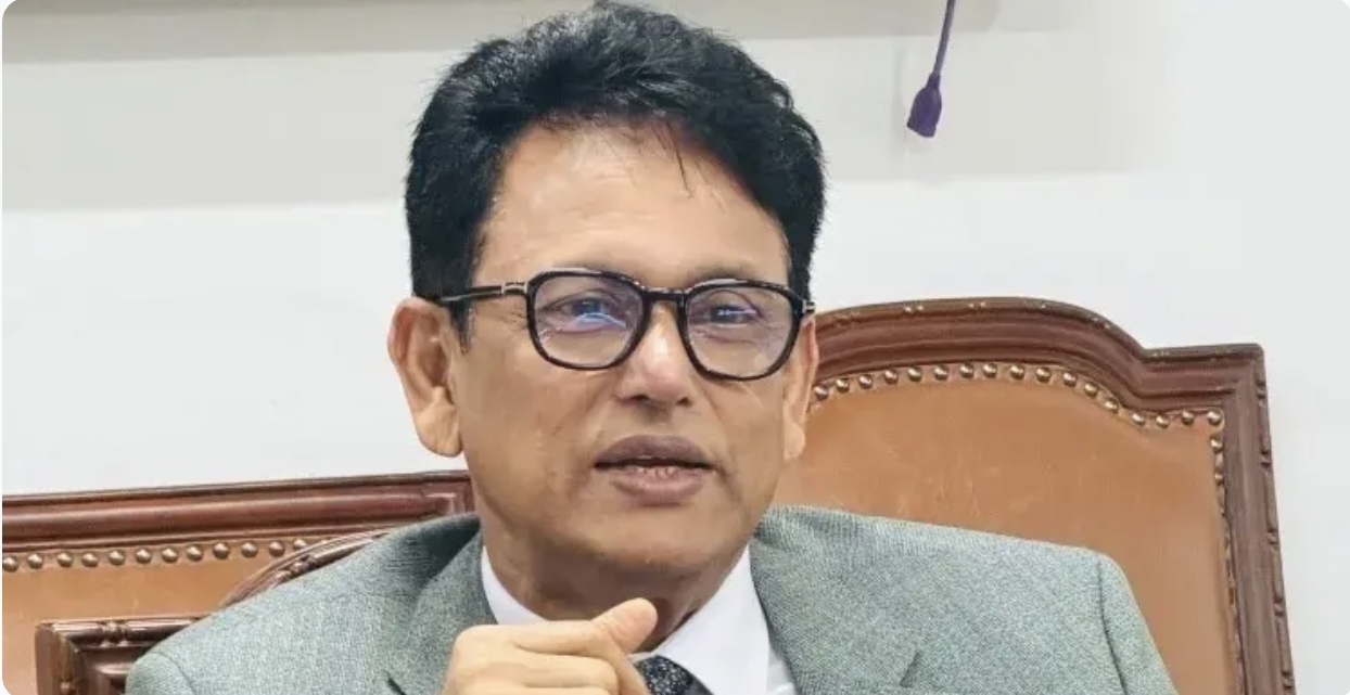 ‘এরা তো ফার্মের মুরগি, বৃষ্টিতে ভিজলেই জ্বর আসবে’