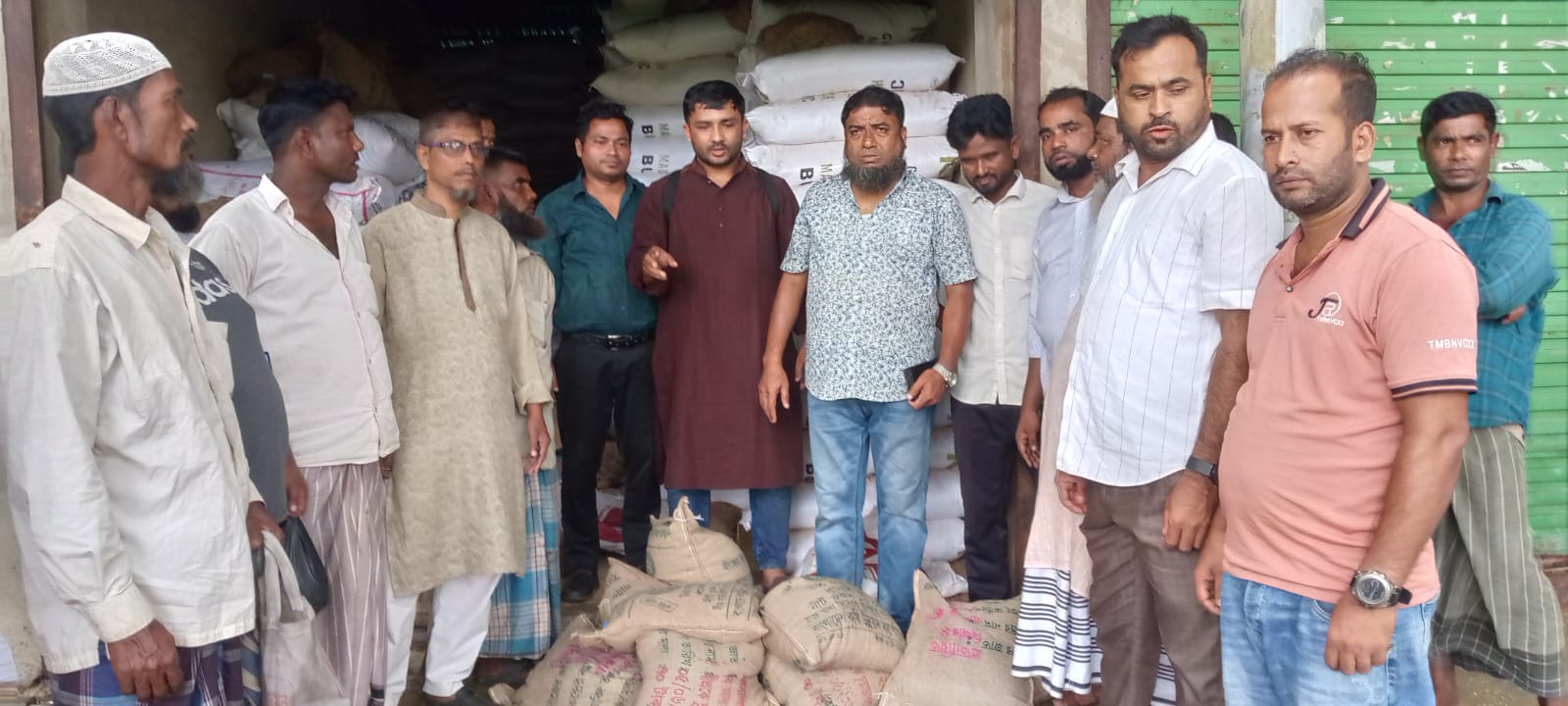 ঈদগাঁওতে বন্যায় ক্ষতিগ্রস্ত কৃষকদের মাঝে বীজধান বিতরন 