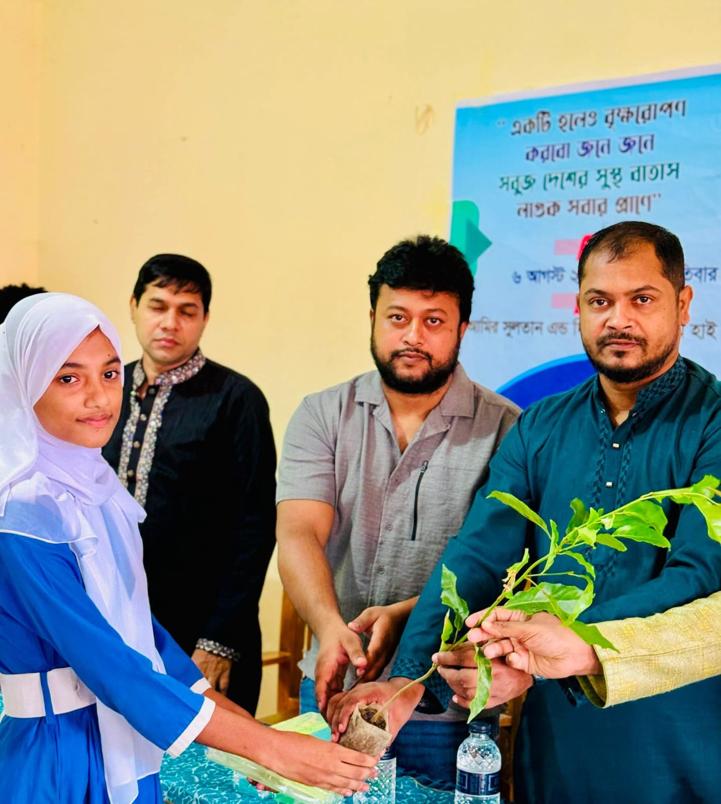 ঈদগাঁওতে জামায়াতের যুব বিভাগের উদ্যোগে বৃক্ষরোপণ ও চারা বিতরণ