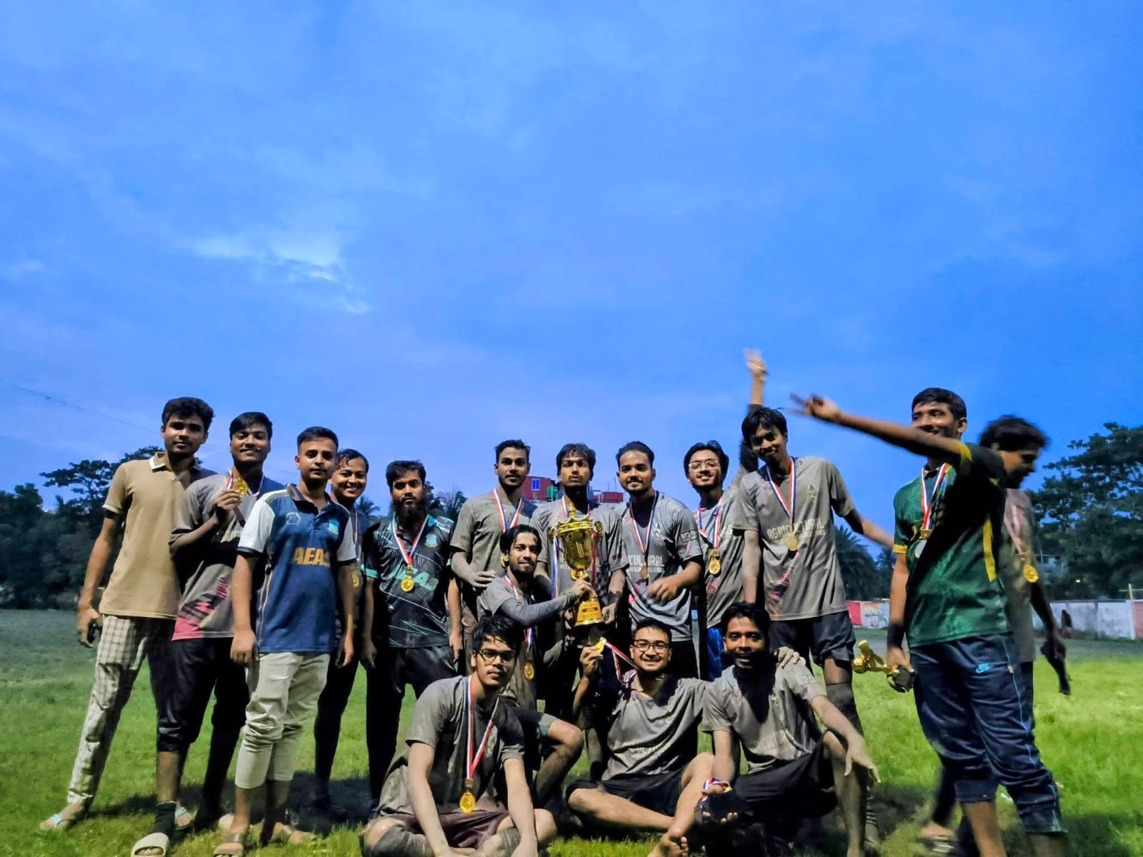 টাইব্রেকারের রুদ্ধশ্বাস নাটকে খুলনা কৃষি বিশ্ববিদ্যালয়ের ফুটবল চ্যাম্পিয়ন এগ্রিকালচারাল ইকোনমিক্স অ্যান্ড এগ্রিবিজনেস অনুষদ