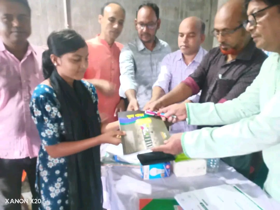 যশোরের মনোহরপুরে ‘প্রয়াস’ স্বেচ্ছাসেবী সংগঠনের শুভ উদ্বোধন, শিক্ষা উপকরণ ও মানবিক সহায়তা বিতরণ