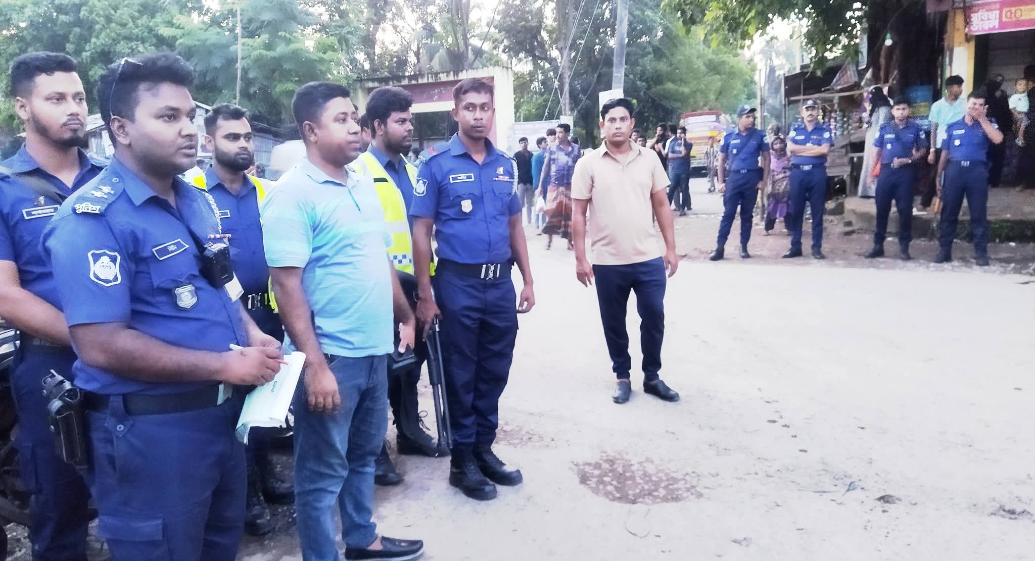 রূপসায় ওসি রাজ্জাক মীরের নেতৃত্বে সন্ত্রাস- মাদক বিরোধী বিশেষ অভিযান