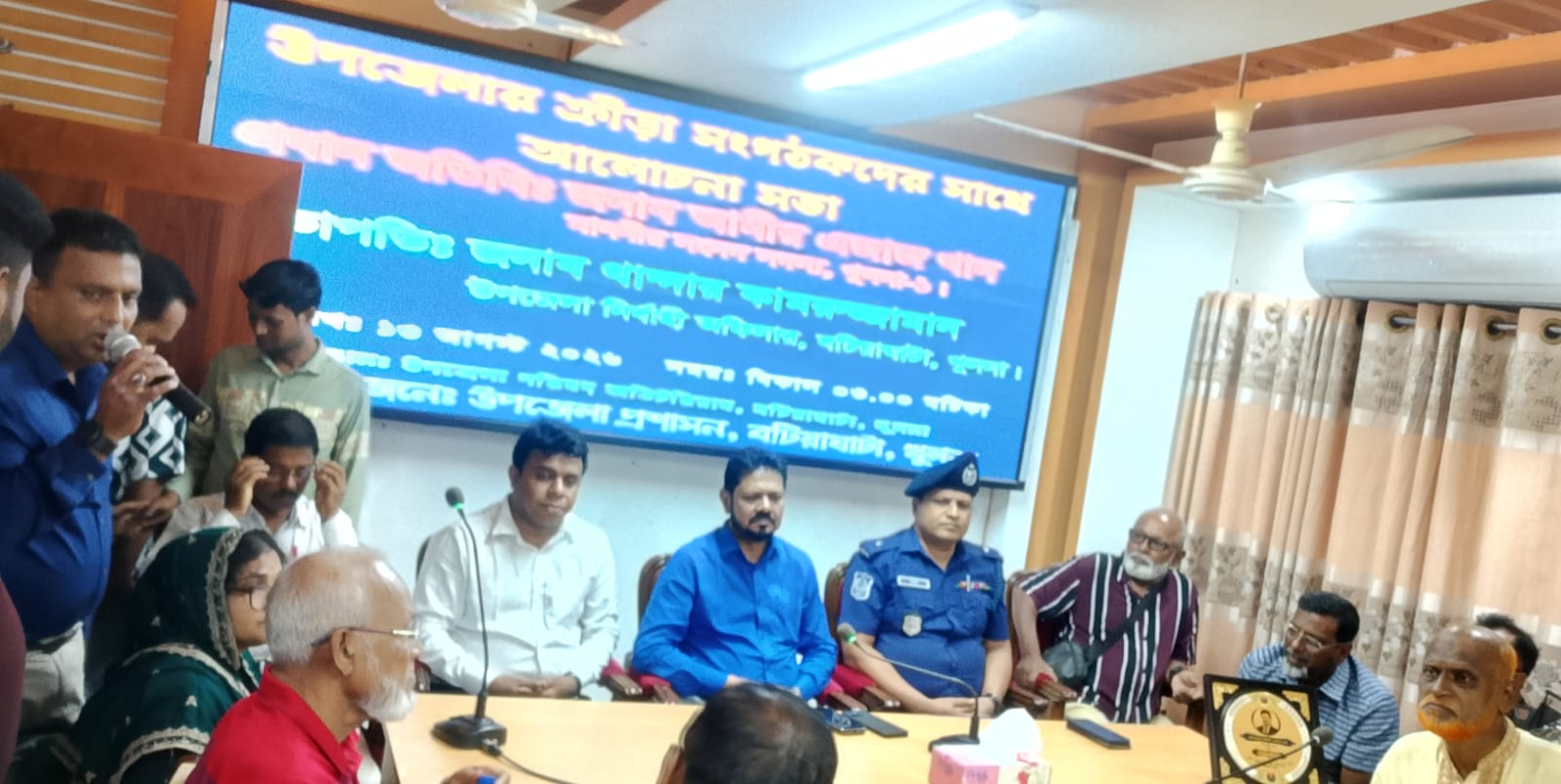 খুলনা জেলার বটিয়াঘাটা উপজেলা ক্রীড়া সংস্থার এ্যাডহক কমিটির সভা : প্রধান অতিথি আমির এজাজ খান