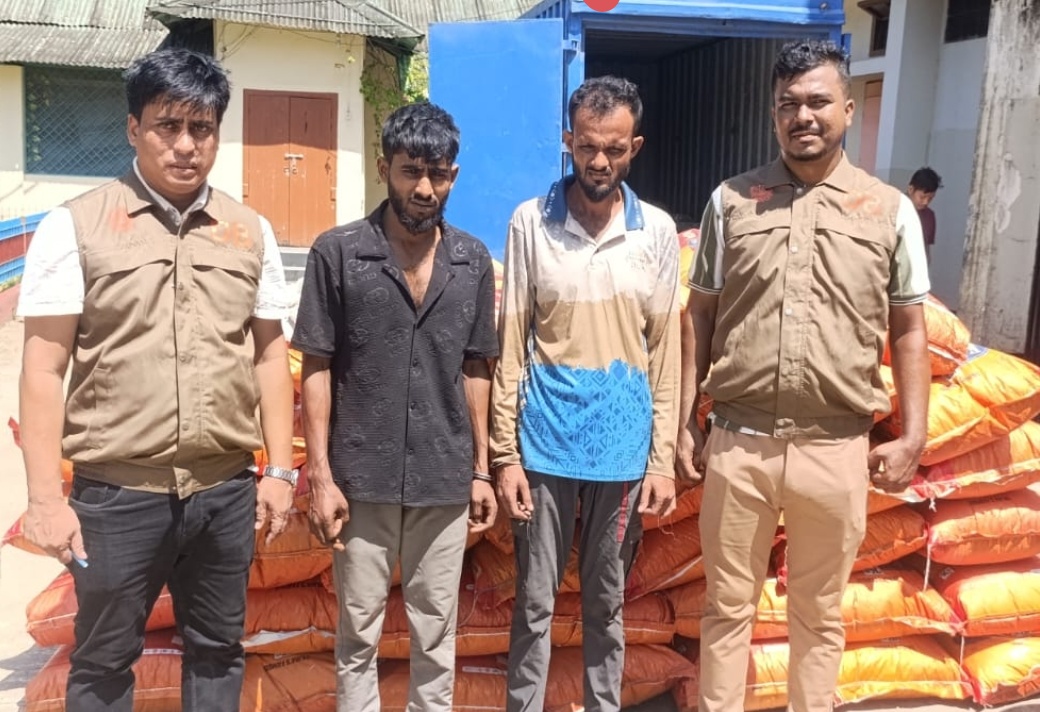 সুনামগঞ্জের বিশ্বম্ভরপুরে ডিবি পুলিশের অভিযানে কাভারভ্যানসহ ২২ লাখ টাকার অবৈধ ভারতীয় জিরা ও ফুচকা উদ্ধার, আটক ২