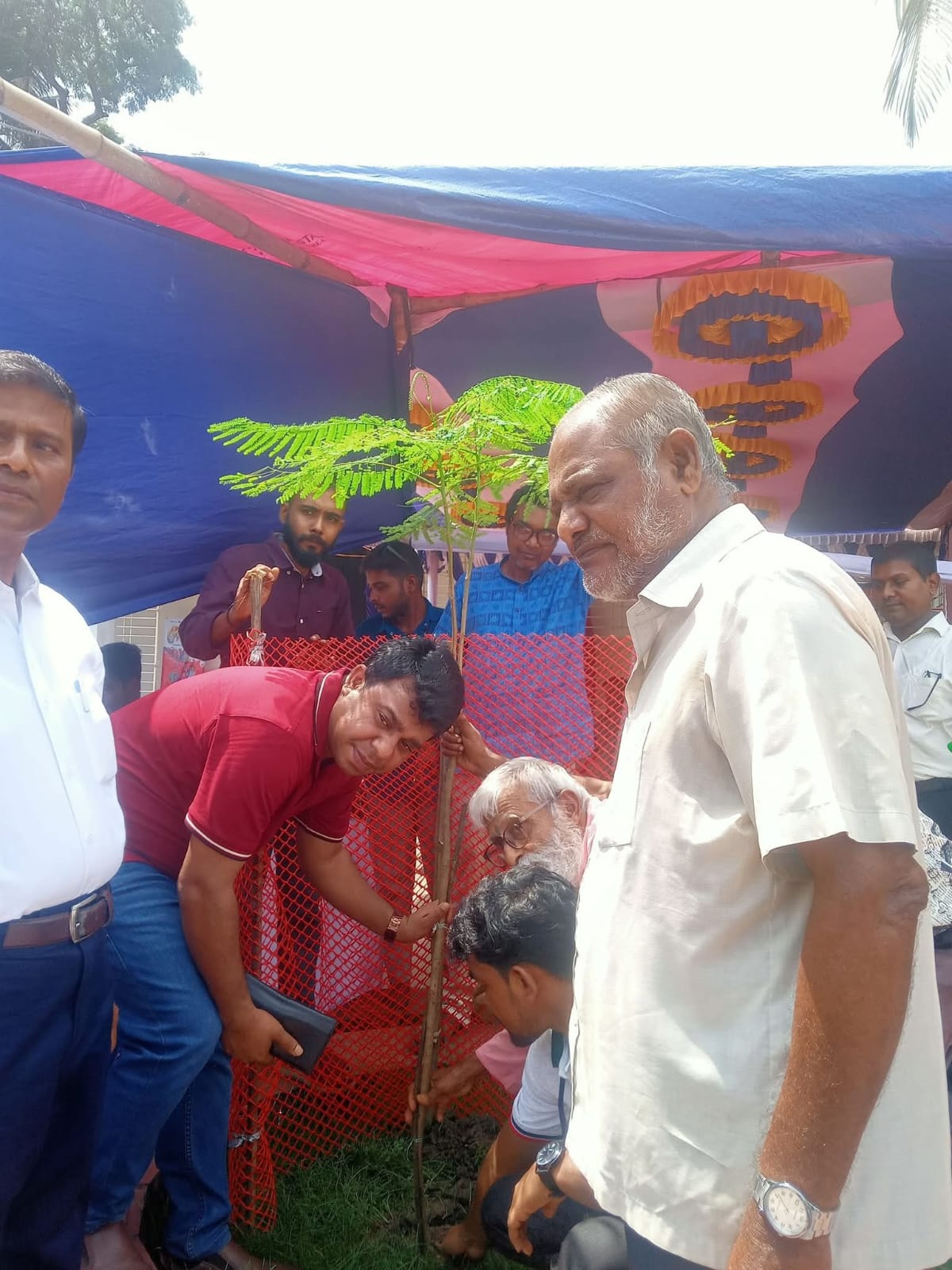 খুলনা জেলা বটিয়াঘাটা অডিটোরিয়ামে দেলুপি চলচ্চিত্রের উদ্বোধন