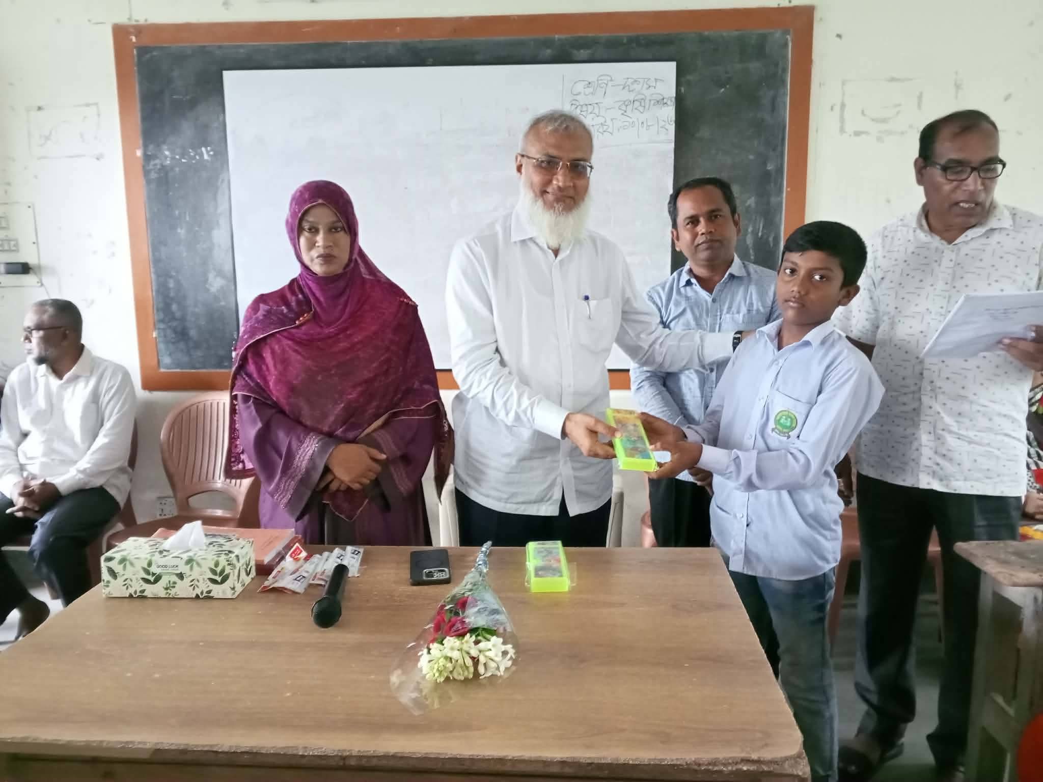 বৃত্তি পরীক্ষার্থীদের পাঠোন্নয়নে শাহপুর মাধ্যমিক বিদ্যালয়ে অভিভাবক সমাবেশ