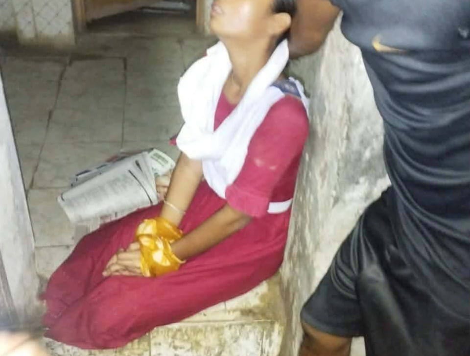 খুলনায় স্কুলছাত্রীকে হাত-পা বাঁধা অবস্থায় জীবিত উদ্ধার