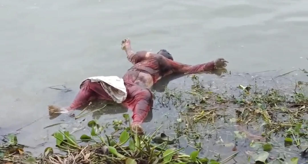 সুনামগঞ্জের দিরাই টানাখালি বাজারের পশ্চিমপাড়ে কালনী নদীতে এক নারীর লাশ উদ্ধার