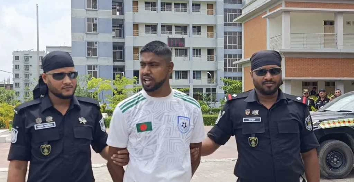 ‘আমার বাপেরে ১৫ জনে মিইল্লা কোপাইছে আর আমরা দুই ভাইয়ে ওরে কোপাইছি’