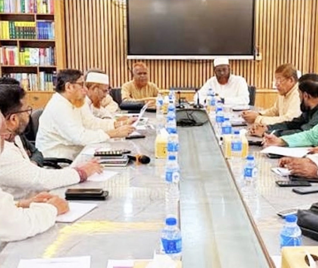 ৫ সেপ্টেম্বর অনুষ্ঠিতব্য ঢাকা-চট্টগ্রাম লংমার্চ সফল করতে দেশবাসী ও দলীয় নেতাকর্মীদের প্রতি আহ্বান জানিয়েছে বাংলাদেশ জামায়াতে ইসলামী