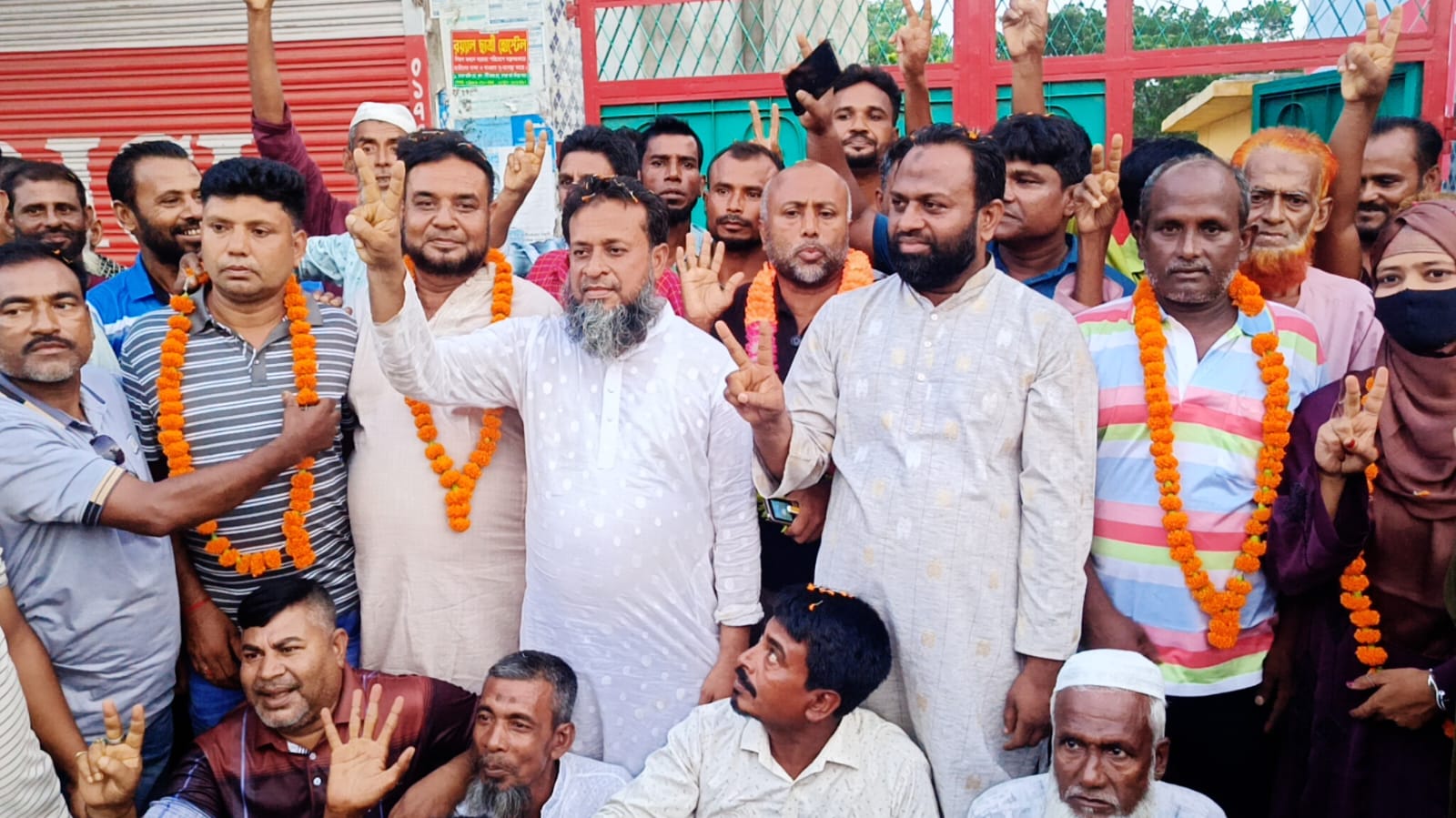 চুকনগরে উৎসবমুখর পরিবেশে বালিকা বিদ্যালয়ের ম্যানেজিং কমিটি নির্বাচন সম্পন্ন
