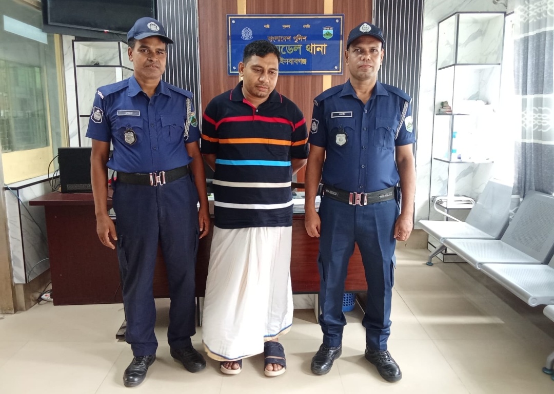 চাঁপাইনবাবগঞ্জে যাবজ্জীবন সাজাপ্রাপ্ত শীর্ষ মাদক ব্যবসায়ী জুয়েল রানা গ্রেফতার