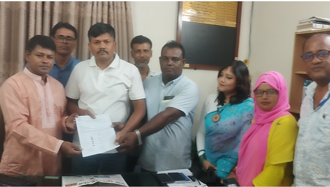 বাংলাদেশ প্রেসক্লাব খুলনা মহানগর আহ্বায়ক কমিটির সাথে খুলনা সদর থানার ওসির মতবিনিময়