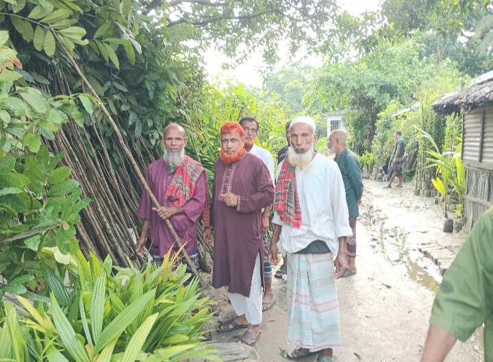 পাইকগাছায় জমজমাট গদাইপুরের চারার হাট