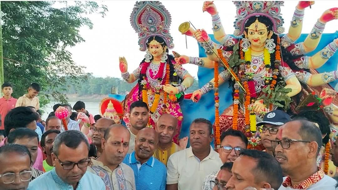 সুনামগঞ্জের ৪৪৪টি পপূজামন্ডপে শারদীয় দূর্গাপূজা অনুষ্ঠিত হয়, প্রতিমা বির্সজনের মাধ্যমে ছয়দিনব্যাপী শারদীয় দূর্গাপূজার সমাপ্তি।