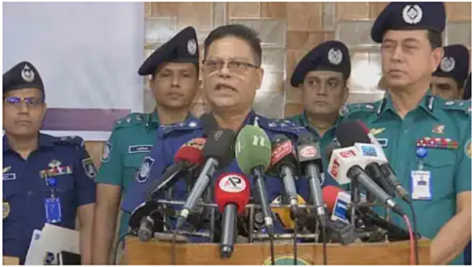 খুলনা বল প্রয়োগ করলে ফ্যাসিবাদী, না করলে পুলিশকে দুর্বল ভাবে মানুষ: আইজিপি
