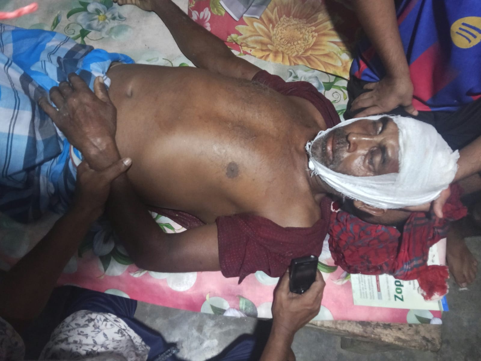 ডুমুরিয়ায় রক্তক্ষয়ী হামলার ৫ দিনেও গ্রেপ্তার নেই, আইসিইউতে পরিমল পরকীয়া-বিরোধের জেরে হামলার অভিযোগে ৪ জনের নাম উল্লেখ করে মামলা, অজ্ঞাতনামা আরও ৪–৬ জন আসামি