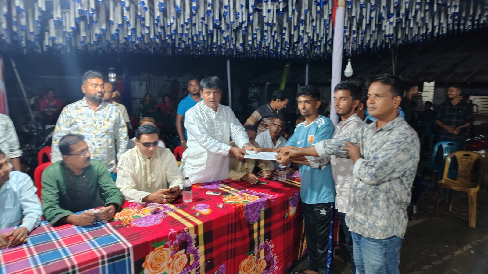 ডুমুরিয়ার রঘুনাথপুরে ২৬টি পূজামণ্ডপ পরিদর্শন করলেন বিএনপি মনোনয়নপ্রত্যাশী আইয়ুব আহমেদ  চেয়ারম্যান প্রার্থী হিসেবে গণসংযোগ ও মতবিনিময়, শান্তিপূর্ণ দুর্গোৎসব উদযাপনে ঐক্যবদ্ধ থাকার আহ্বান।